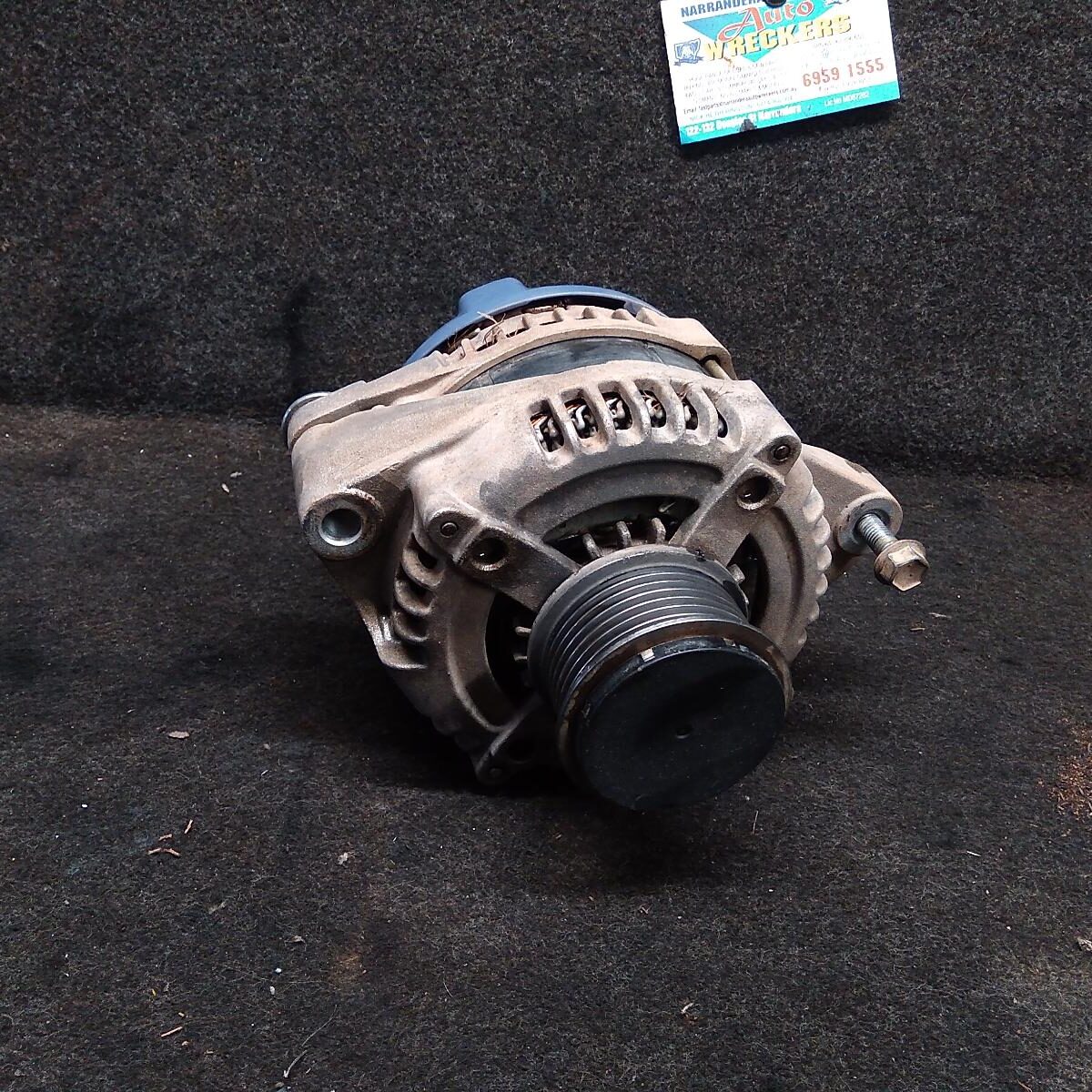 2009 TOYOTA HILUX Alternator