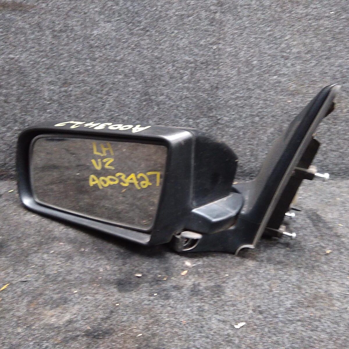 2004 HOLDEN COMMODORE LEFT DOOR MIRROR