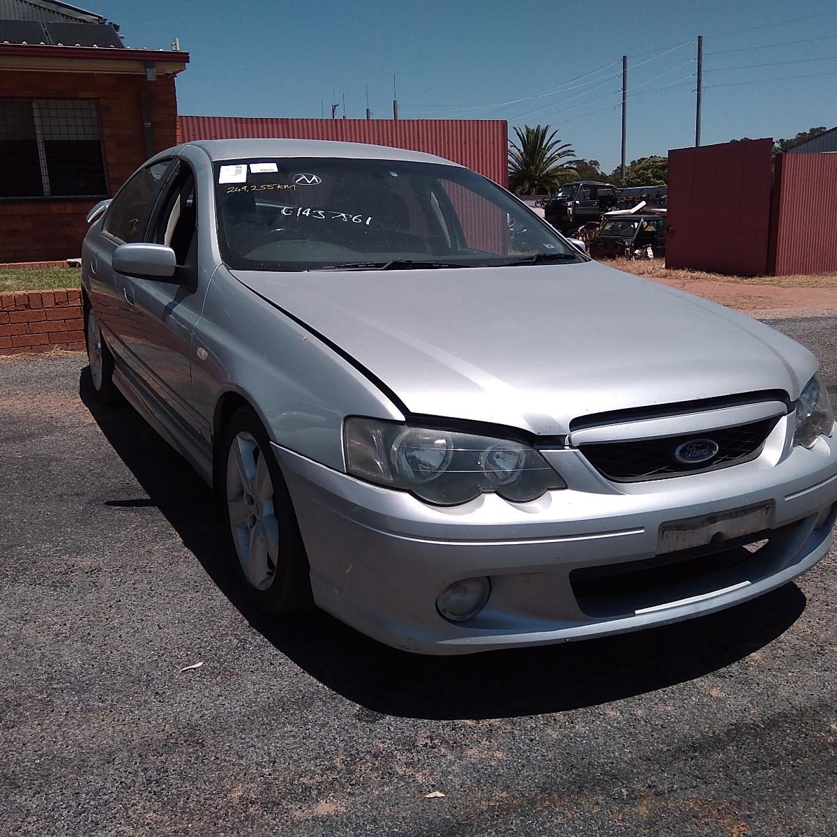 2003 FORD FALCON RIGHT FRONT WINDOW REG/MOTOR