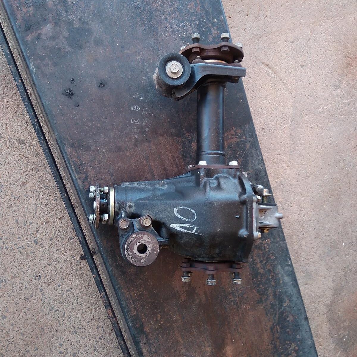 2002 TOYOTA HILUX Differential Centre