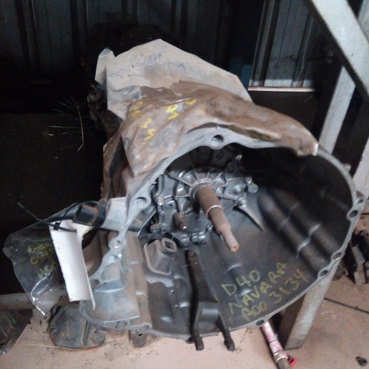 2012 NISSAN NAVARA TRANS/GEARBOX