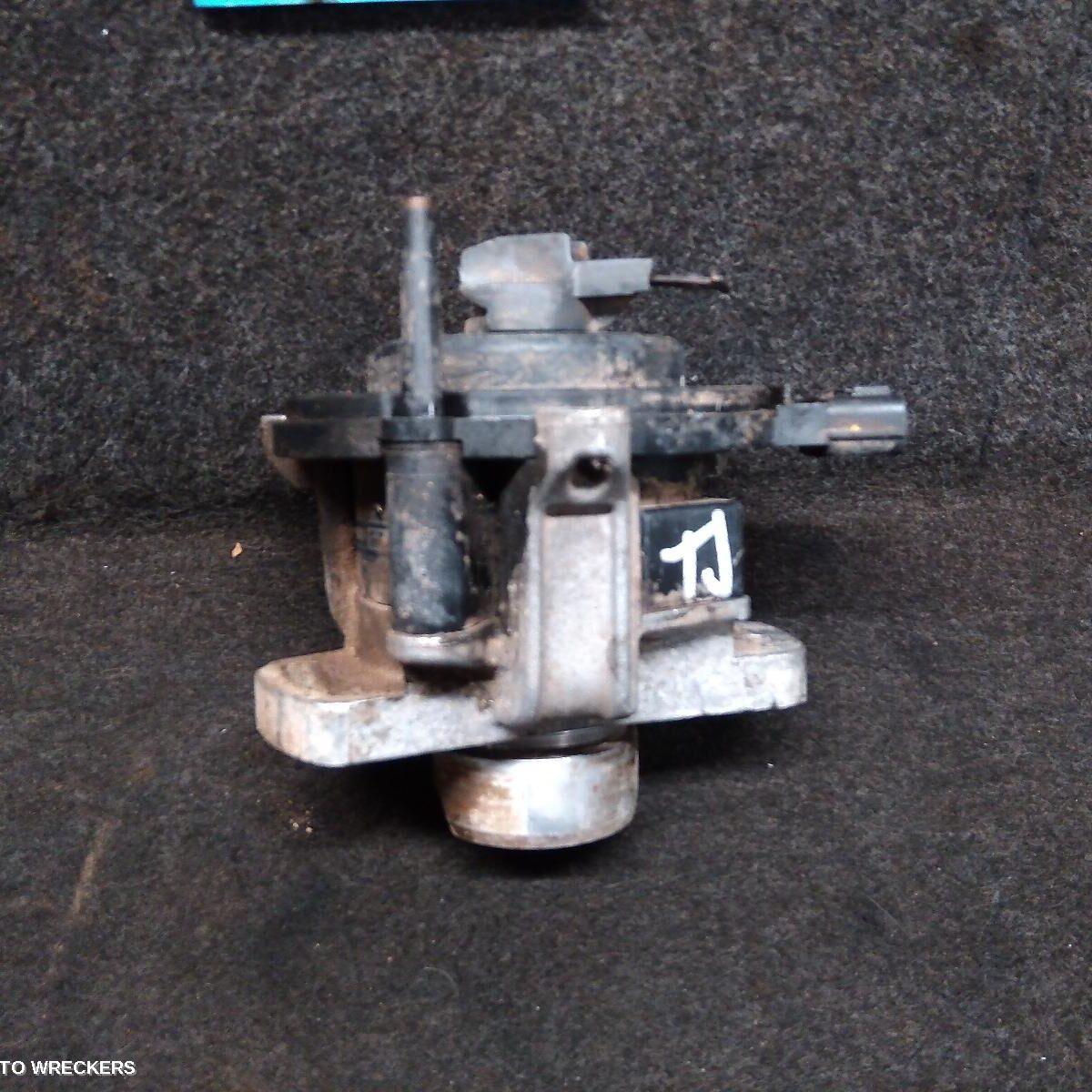 2000 MITSUBISHI MAGNA Distributor