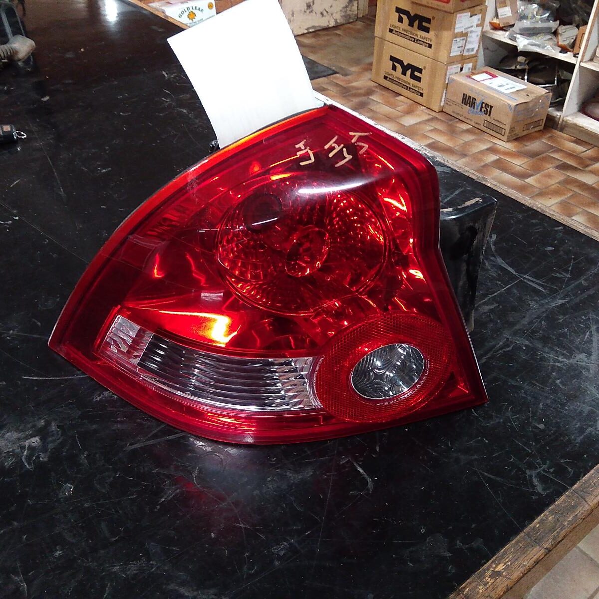 2003 HOLDEN COMMODORE LEFT TAILLIGHT