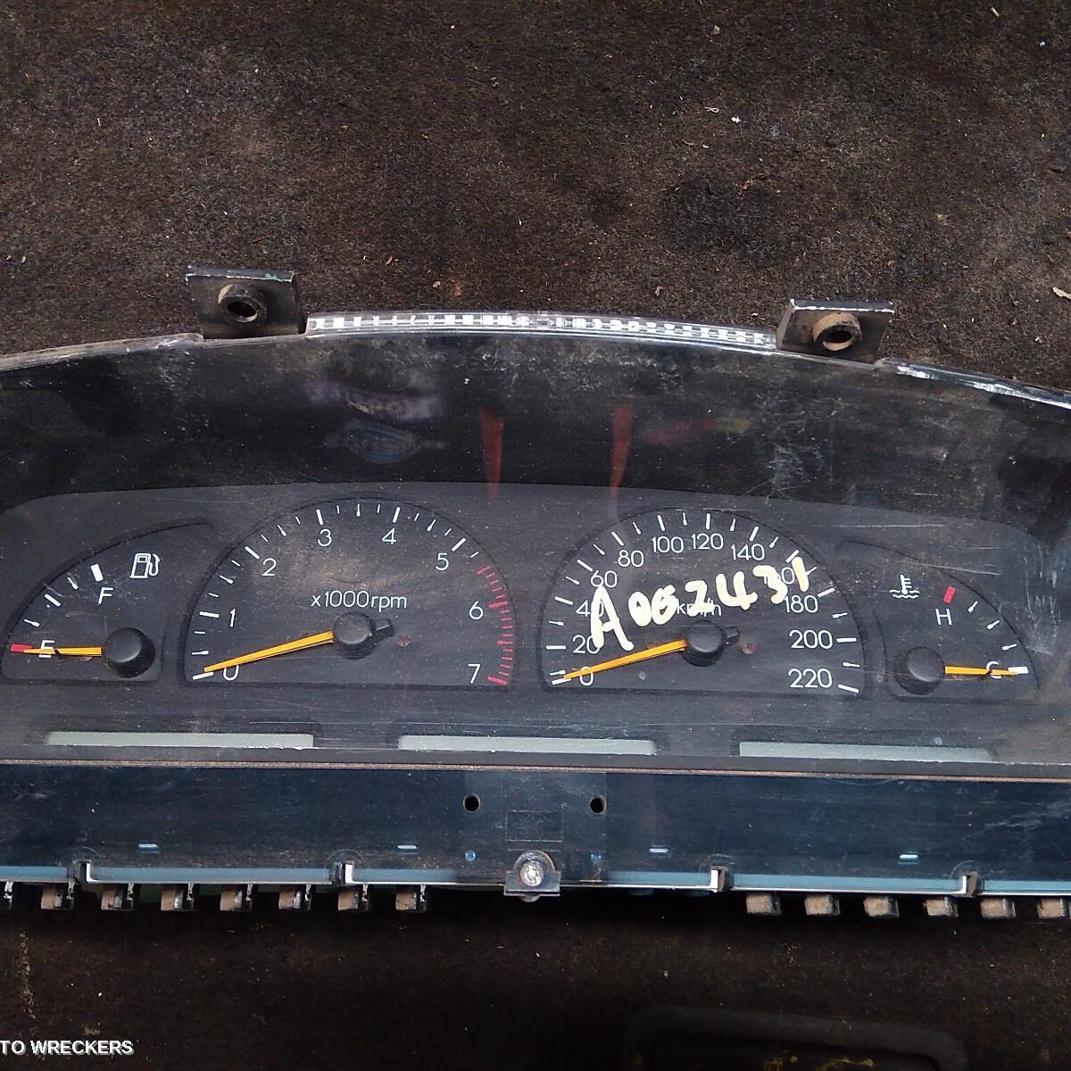 1996 HOLDEN COMMODORE Instrument Cluster