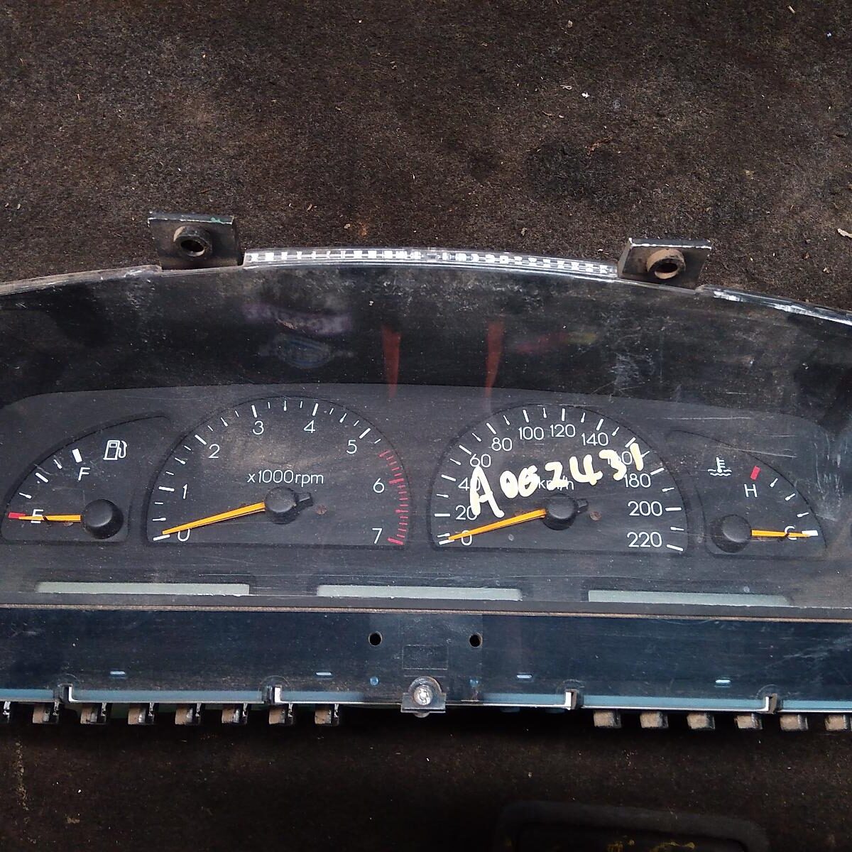 1996 HOLDEN COMMODORE INSTRUMENT CLUSTER