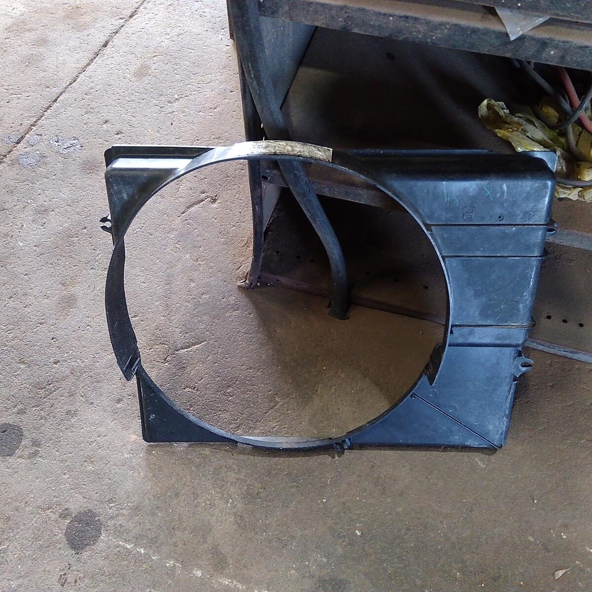 1996 TOYOTA HILUX FAN SHROUD