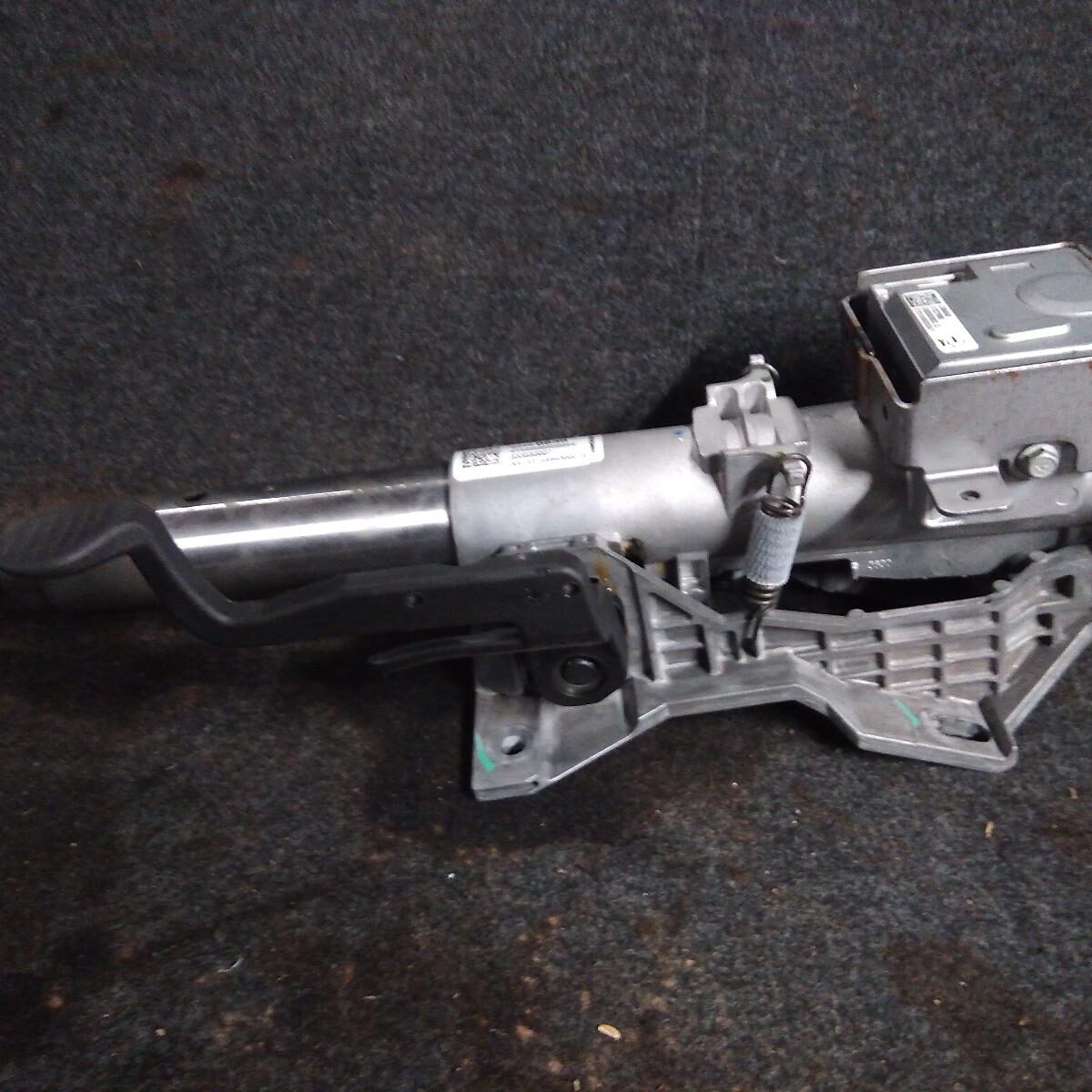 2015 HOLDEN COMMODORE Steering Column