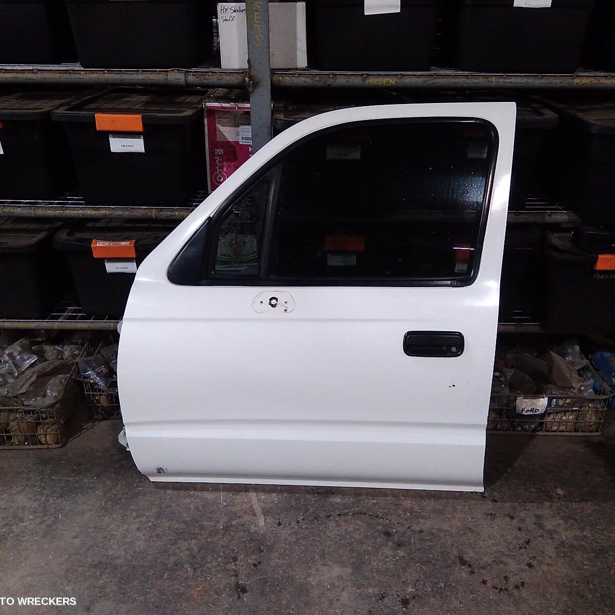 1999 TOYOTA HILUX Left Front Door
