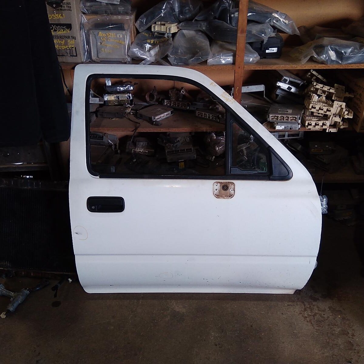 1996 TOYOTA HILUX Right Front Door