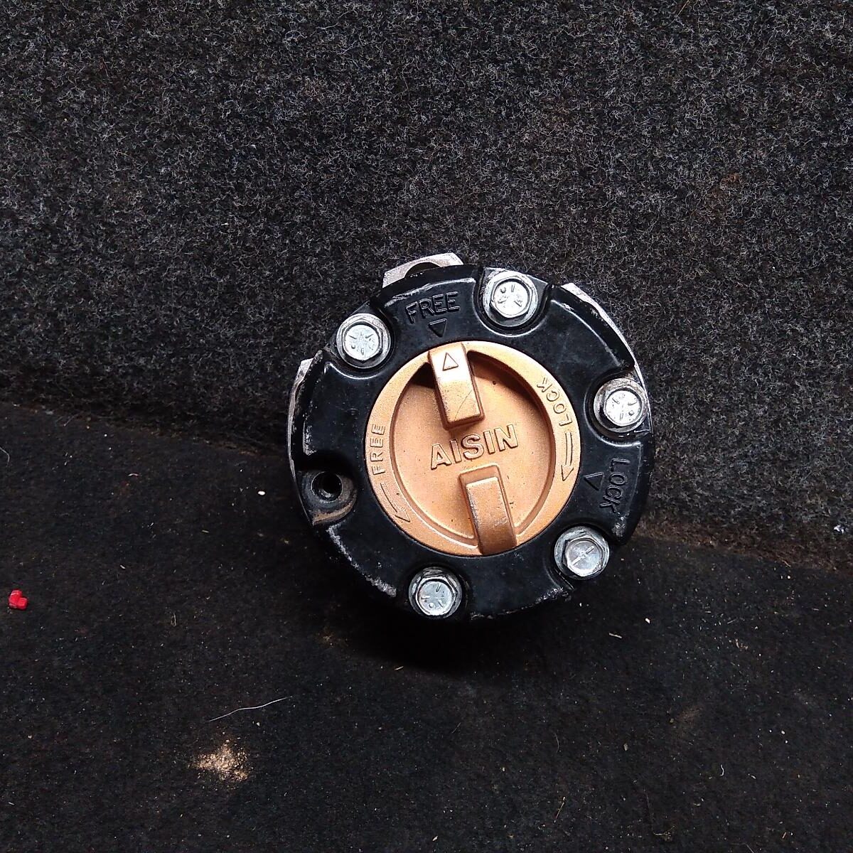 2012 TOYOTA LANDCRUISER FREEWHL/LOCKING HUB