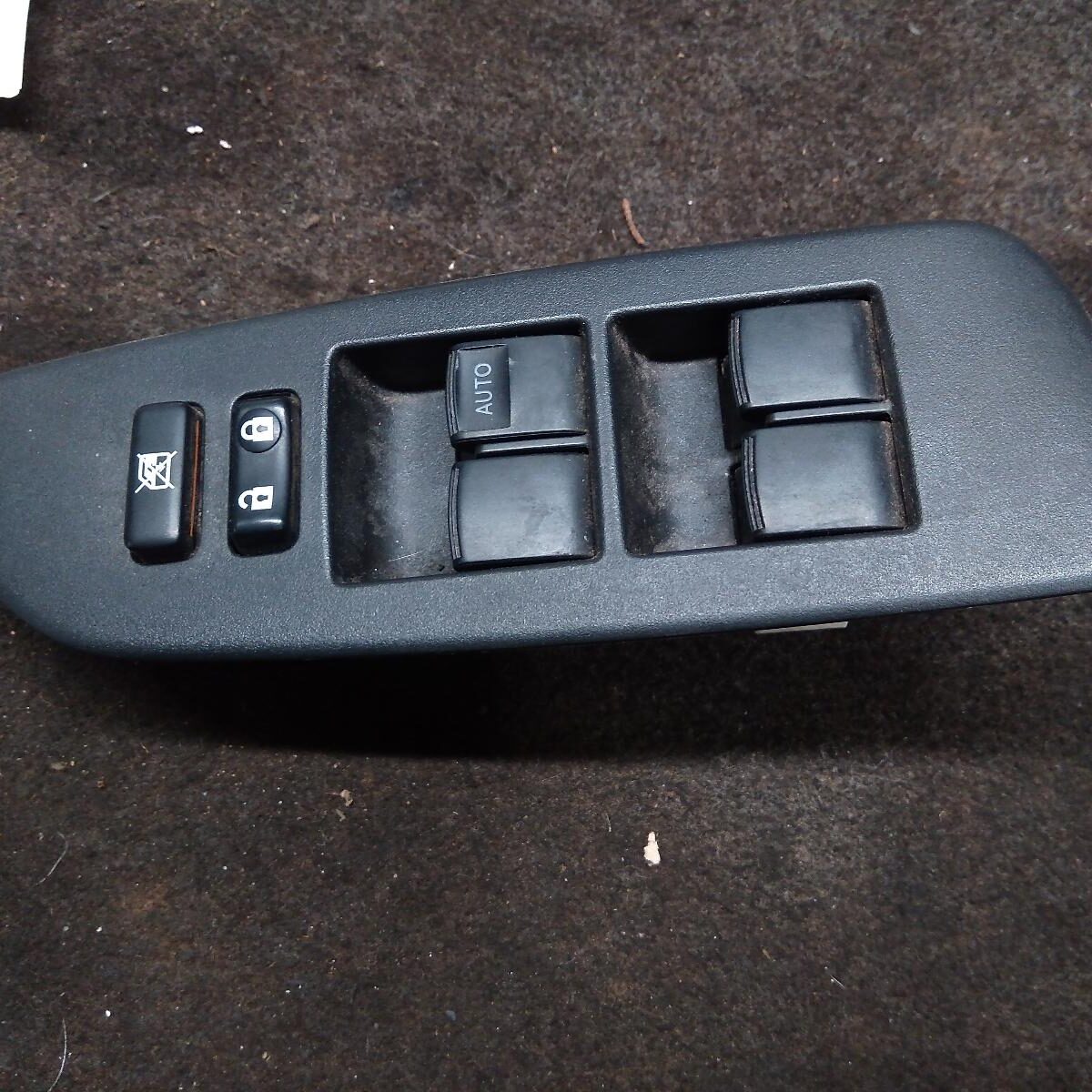 2011 TOYOTA COROLLA PWR DR WIND SWITCH