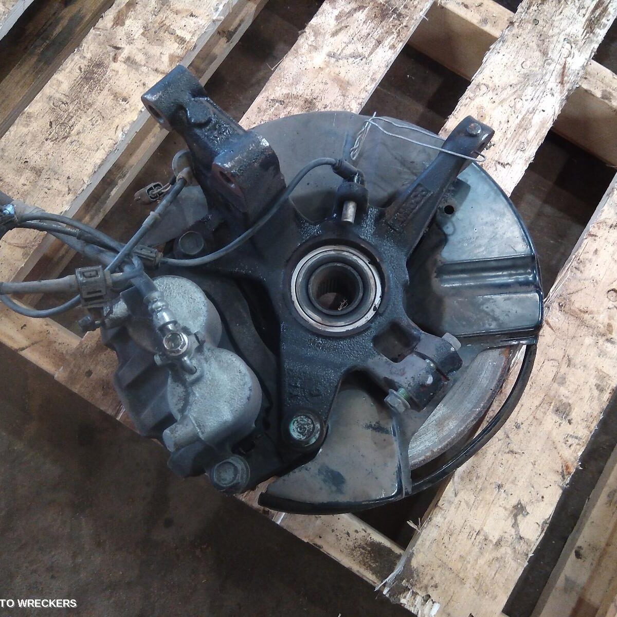 2008 MAZDA CX7 Right Front Hub Assembly