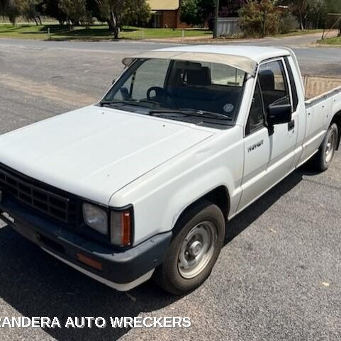 1986 MITSUBISHI TRITON Right Guard