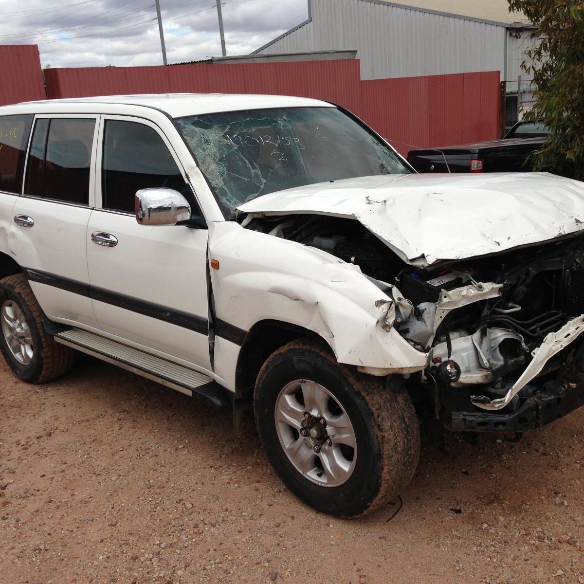 2007 TOYOTA LANDCRUISER LEFT FRONT DOOR