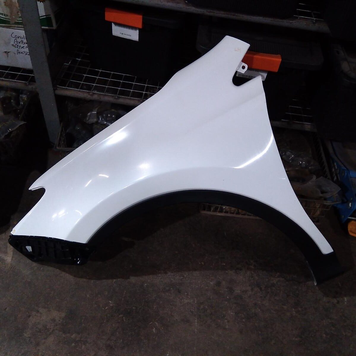 2013 TOYOTA RAV4 LEFT GUARD