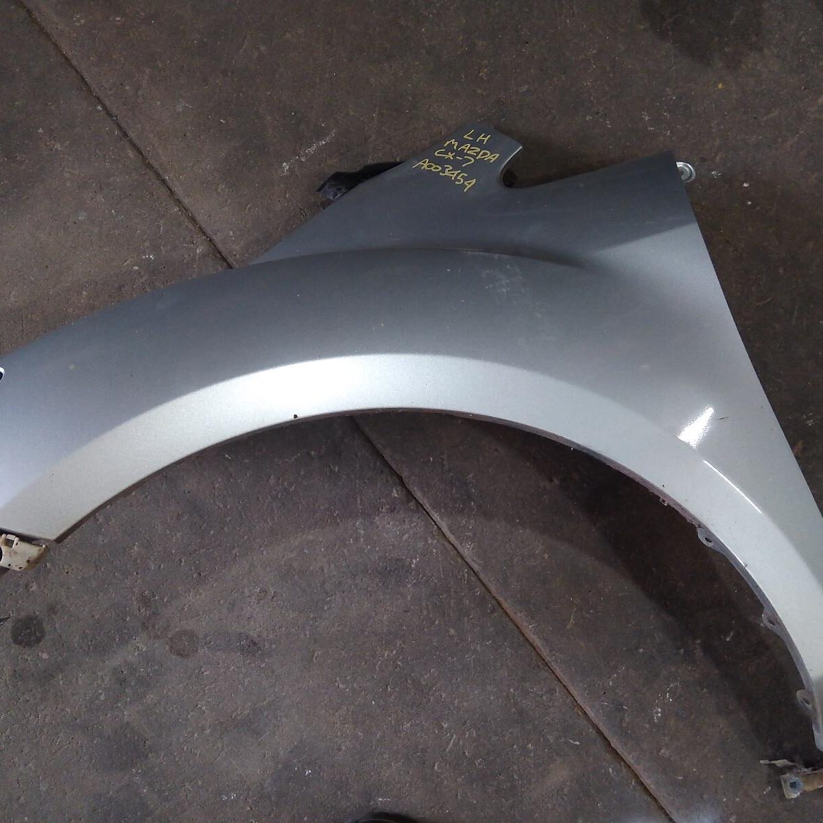 2007 MAZDA CX7 LEFT GUARD