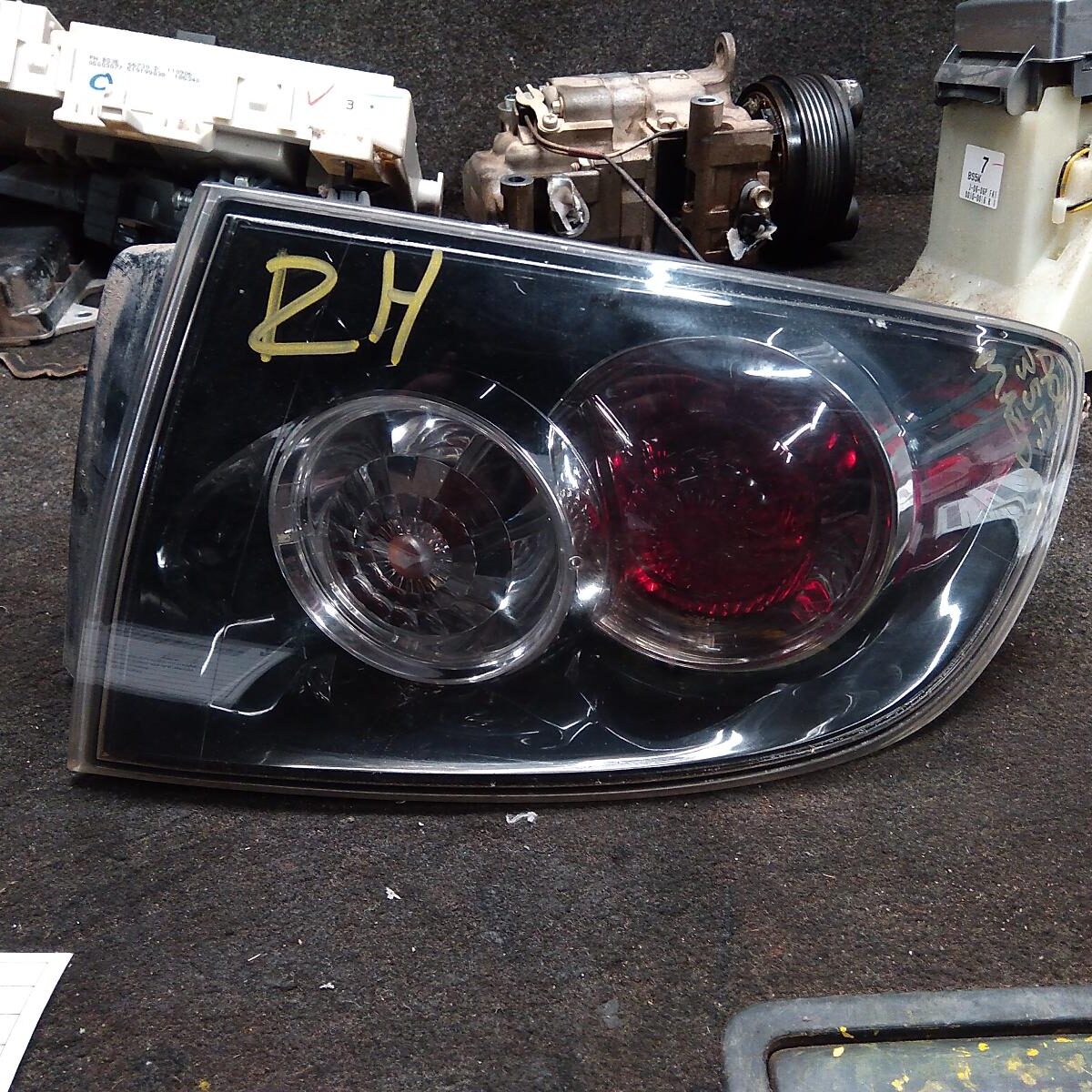 2006 MAZDA 3 RIGHT TAILLIGHT