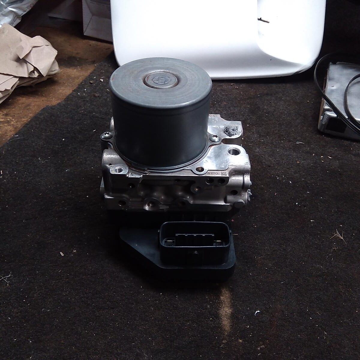 2015 TOYOTA HILUX ABS PUMP/MODULATOR