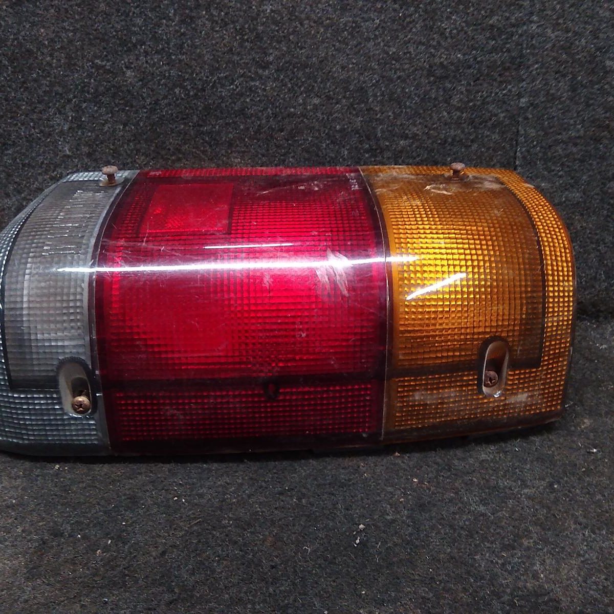 1990 FORD COURIER RIGHT TAILLIGHT