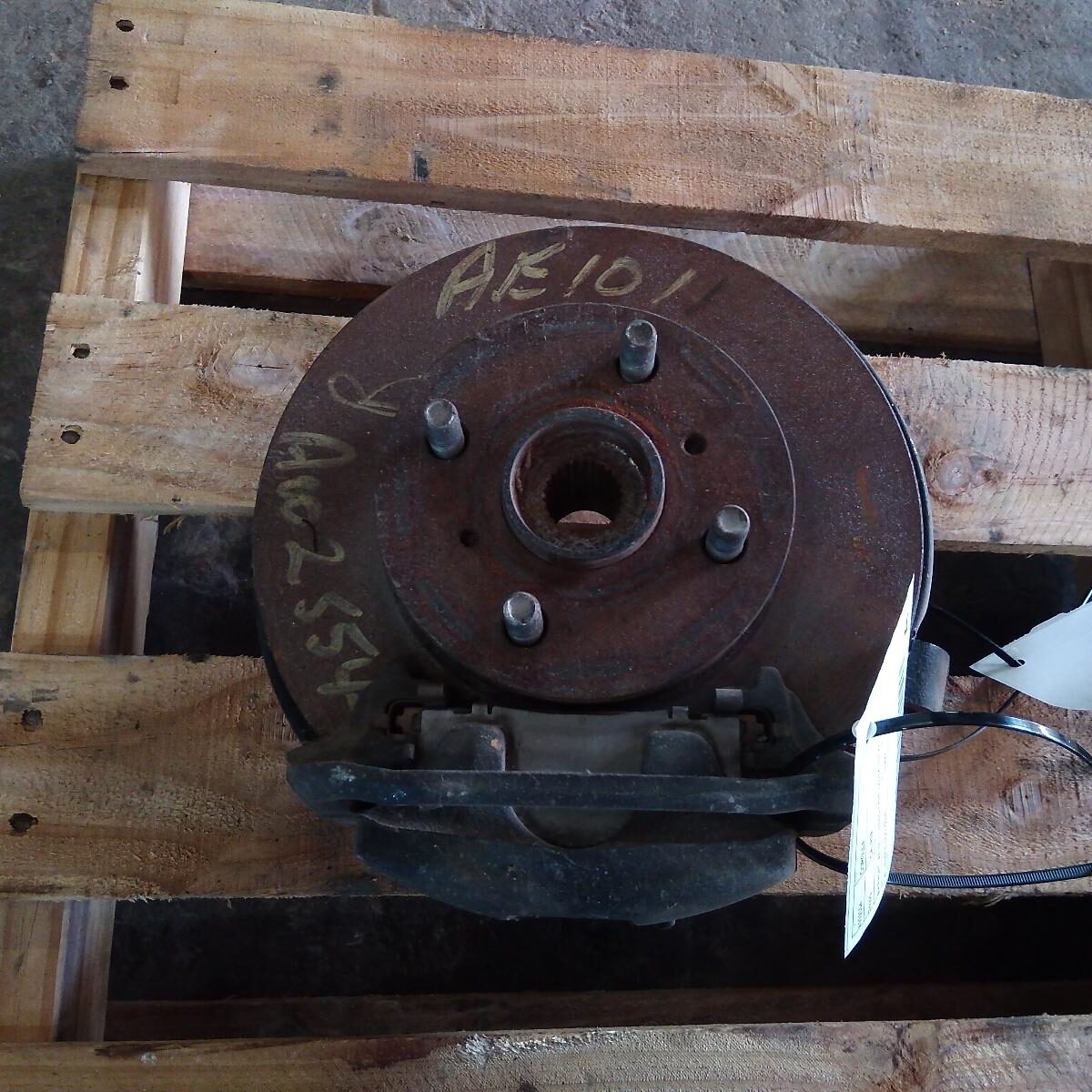 1999 TOYOTA COROLLA RIGHT FRONT HUB ASSEMBLY