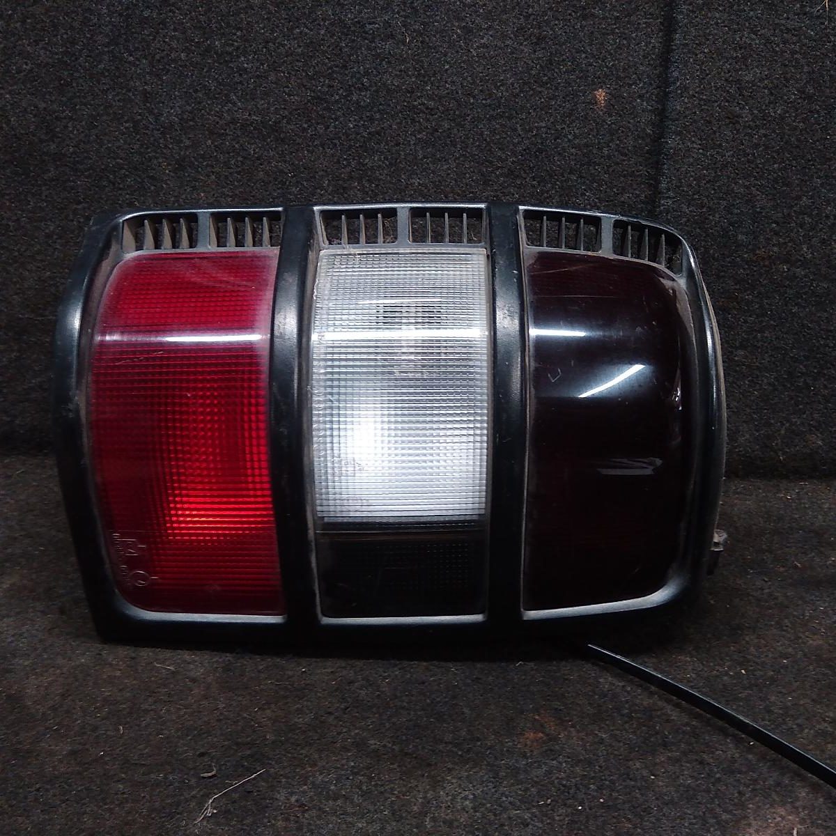 1993 MITSUBISHI PAJERO LEFT TAILLIGHT