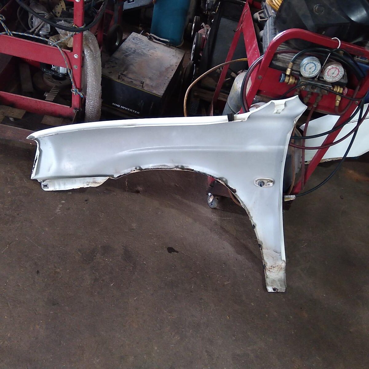 1999 MITSUBISHI TRITON RIGHT GUARD