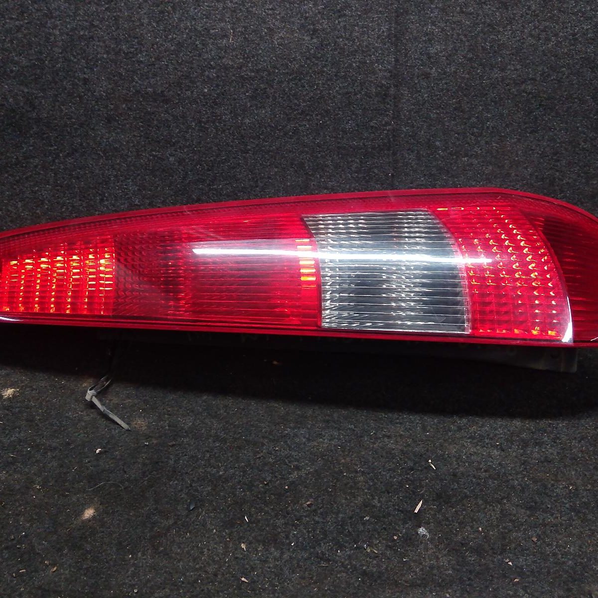 2004 FORD FIESTA RIGHT TAILLIGHT