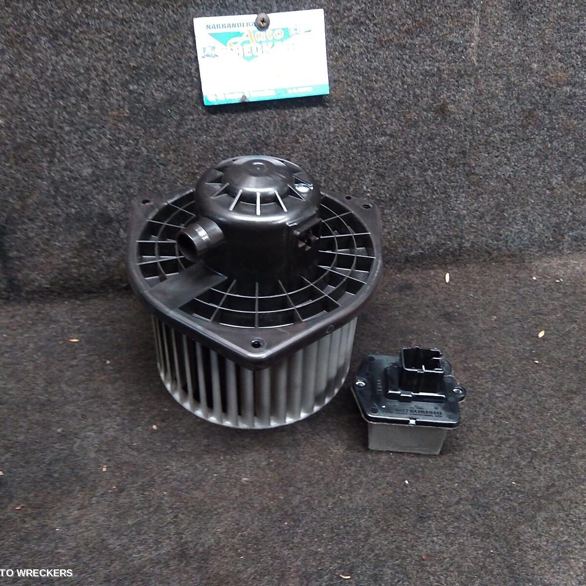 2009 MITSUBISHI OUTLANDER Heater Fan Motor