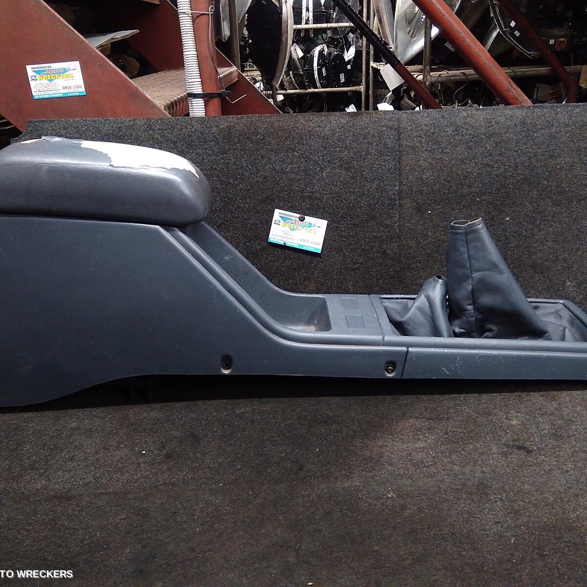 1999 TOYOTA HILUX Console