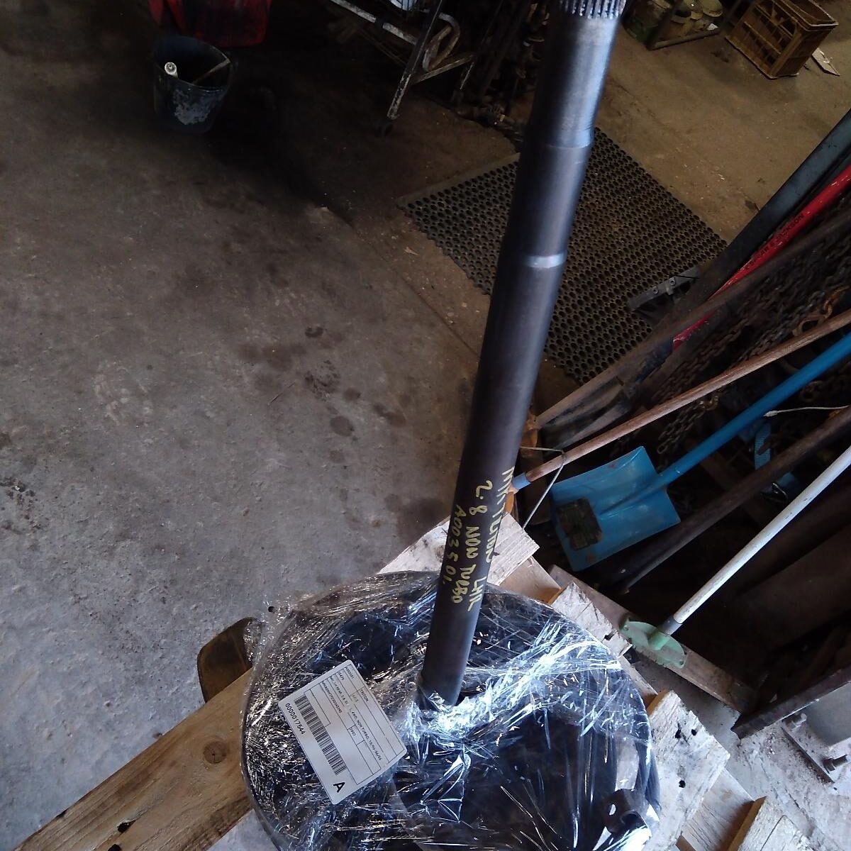 2002 MITSUBISHI TRITON AXLE