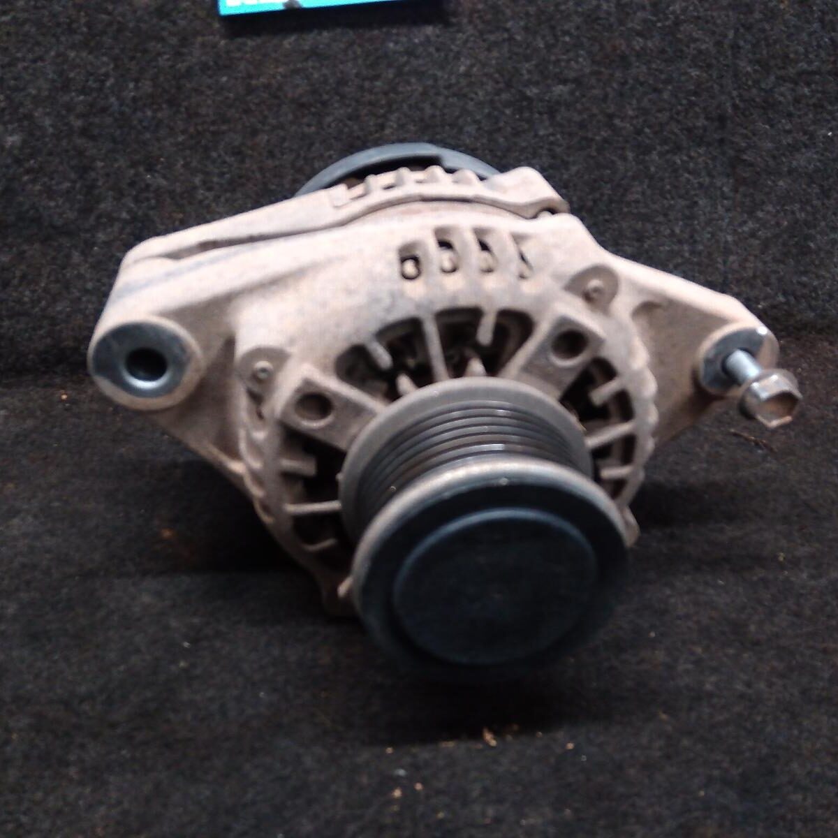 2014 TOYOTA HILUX ALTERNATOR