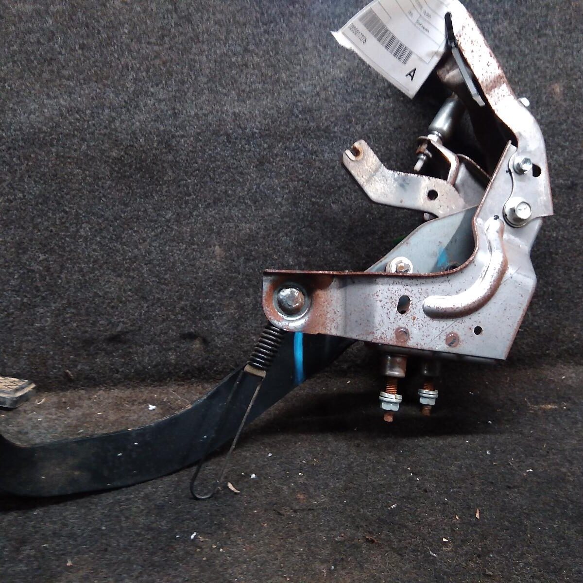 2015 TOYOTA LANDCRUISER PEDAL ASSEMBLY