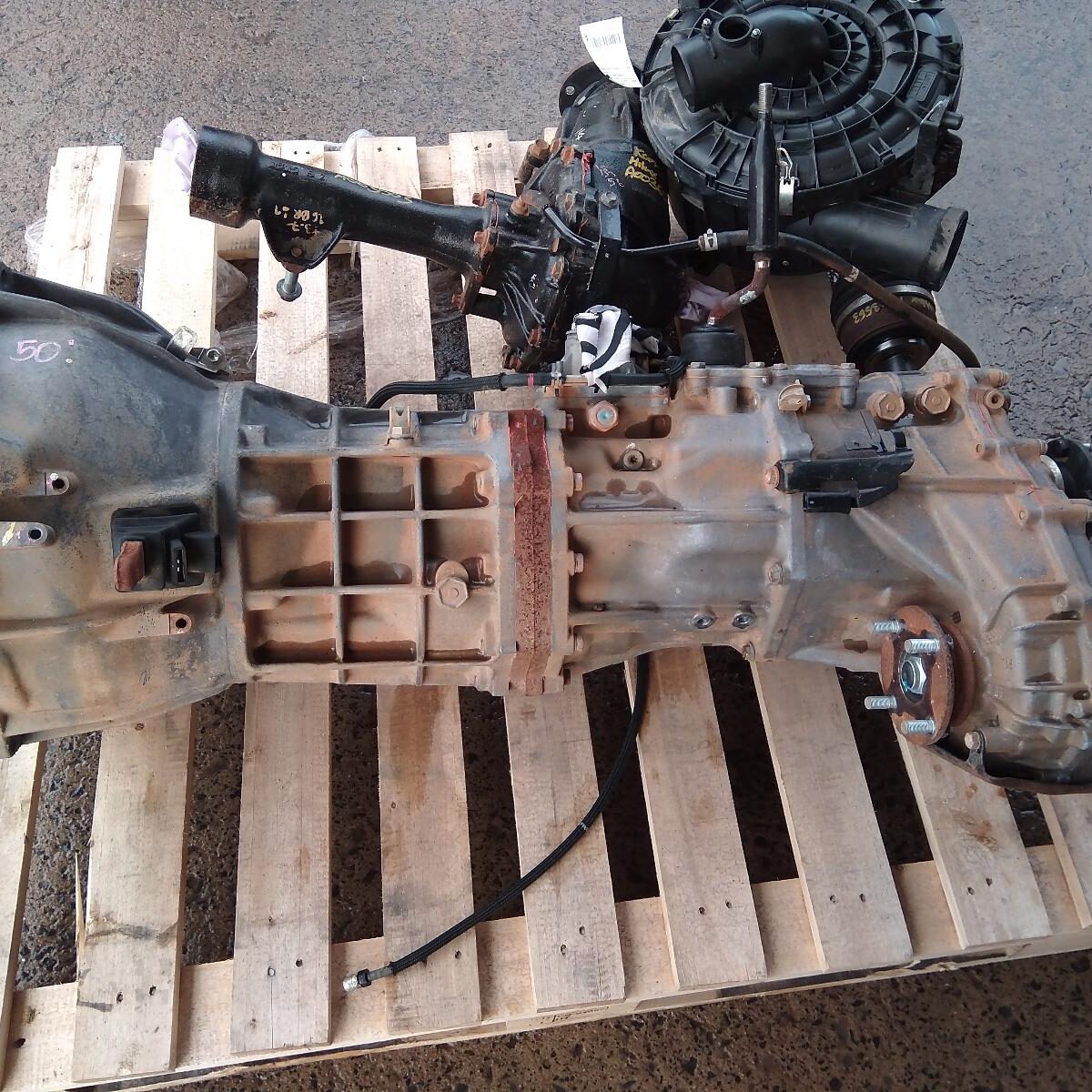 2011 TOYOTA HILUX Trans/Gearbox