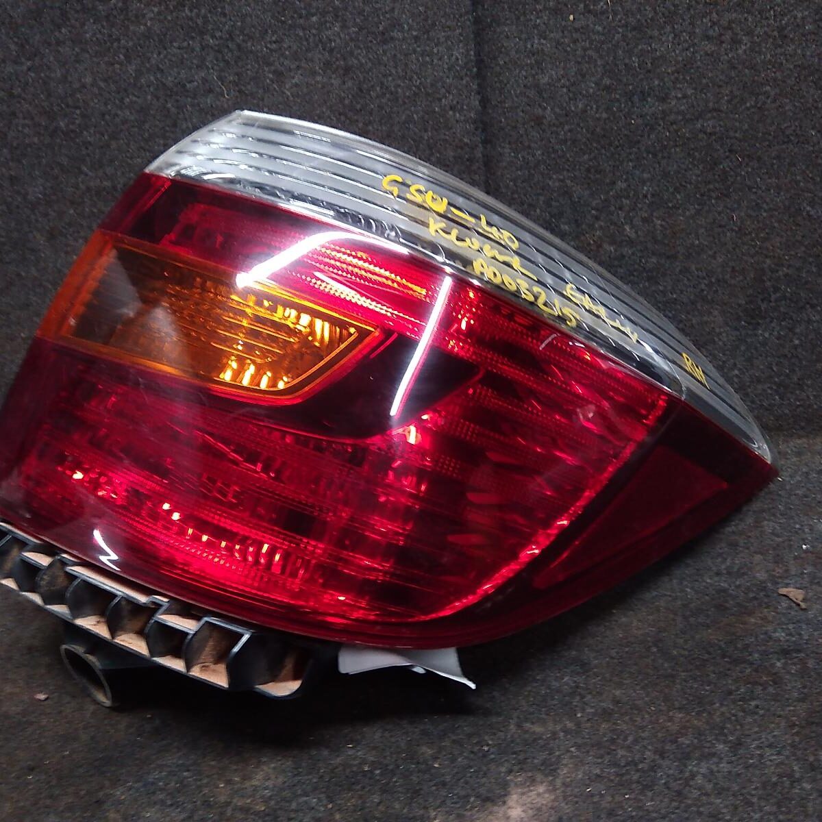 2009 TOYOTA KLUGER RIGHT TAILLIGHT