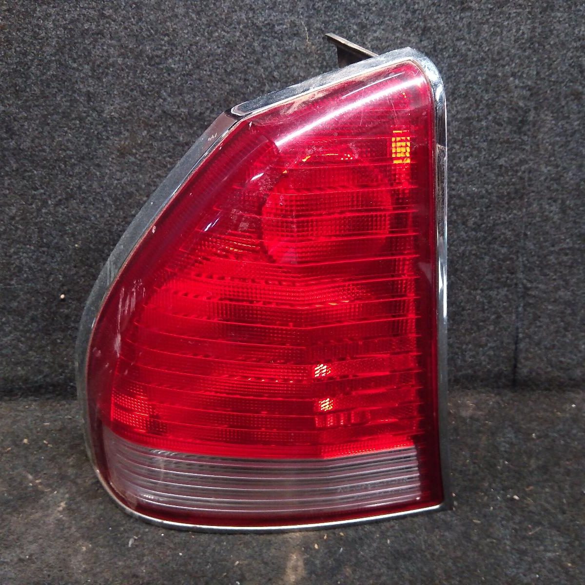 2001 MITSUBISHI VERADA LEFT TAILLIGHT