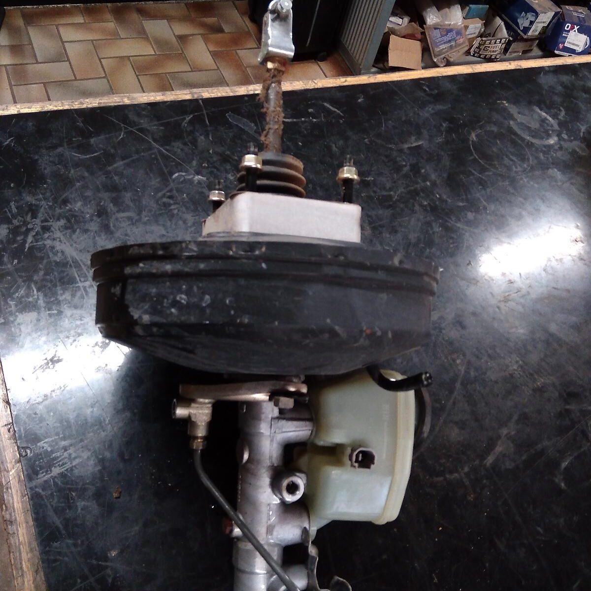 1999 TOYOTA HILUX Brake Booster