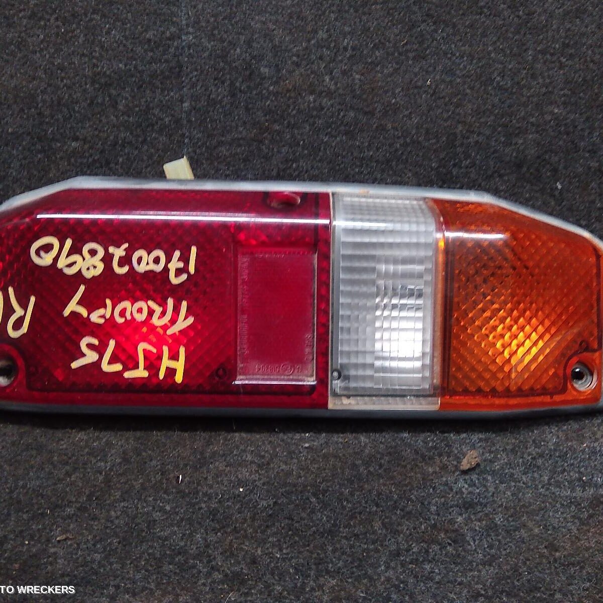 1989 TOYOTA LANDCRUISER Right Taillight