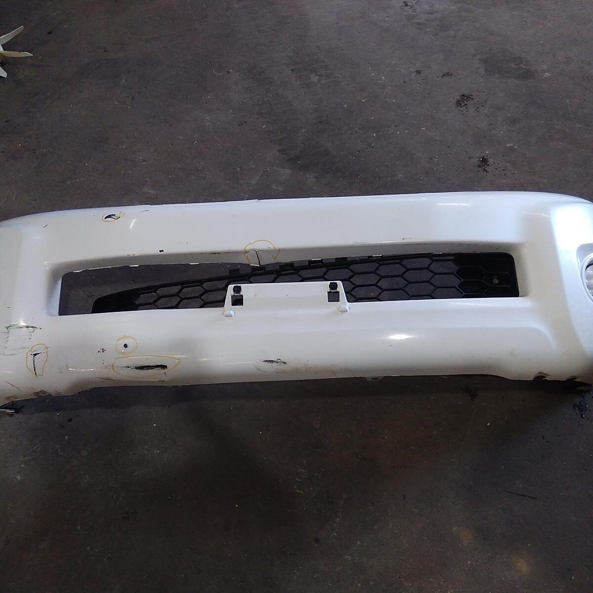 2011 TOYOTA HILUX FRONT BUMPER