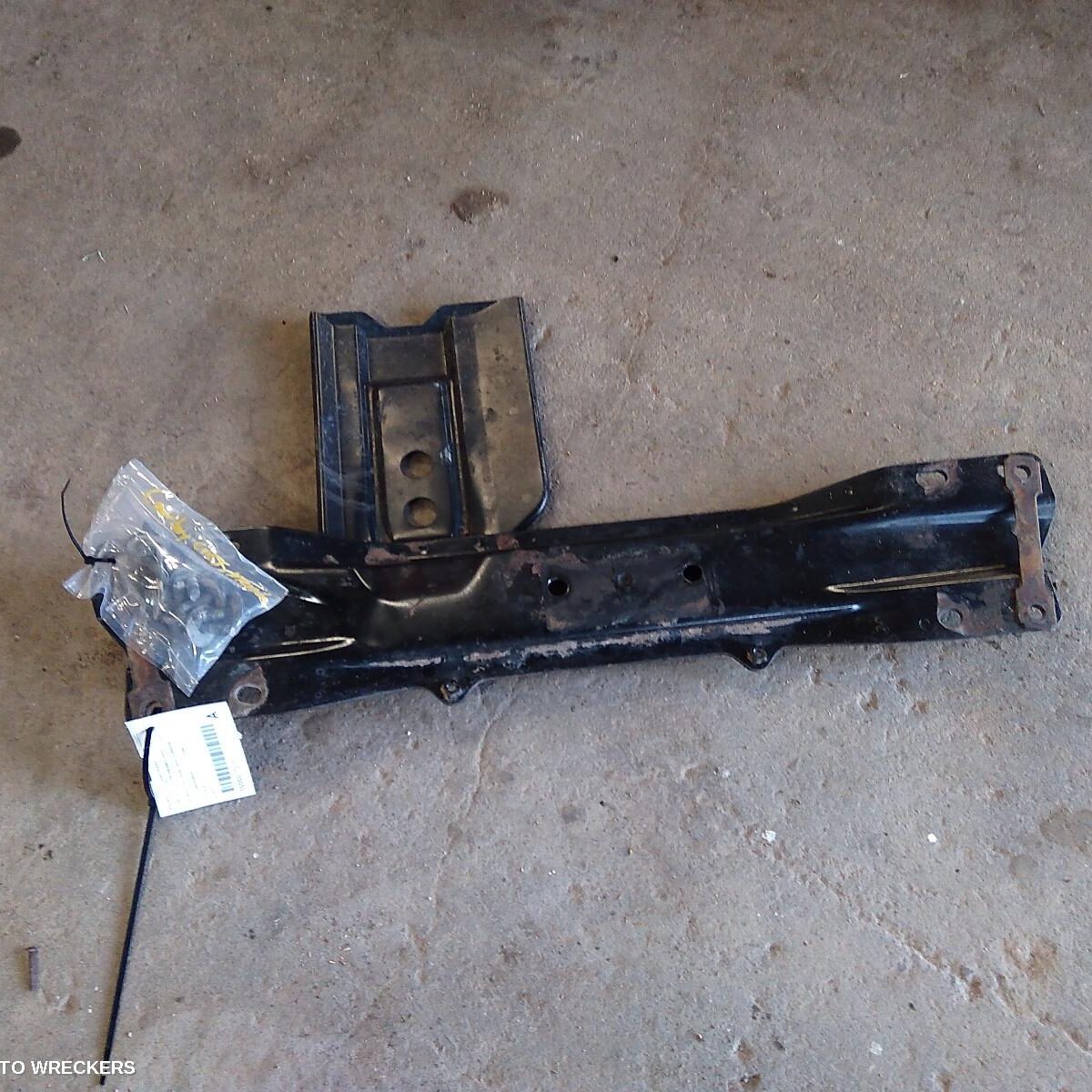 1999 TOYOTA LANDCRUISER Frt Xmember/Cradle