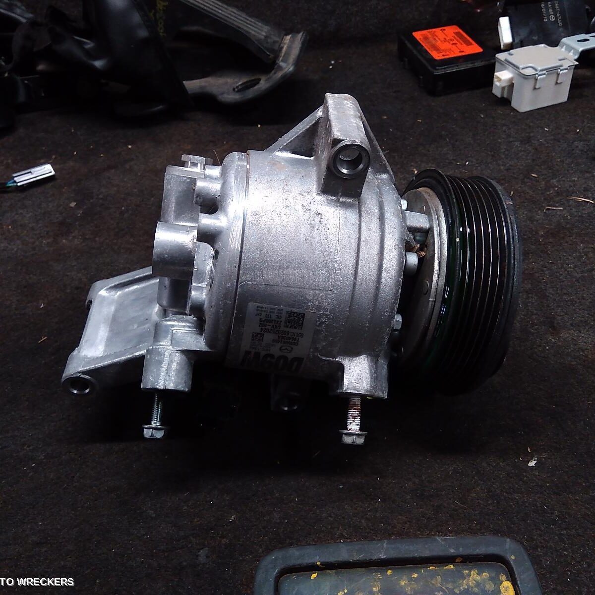 2016 MAZDA 2 A/C Compressor