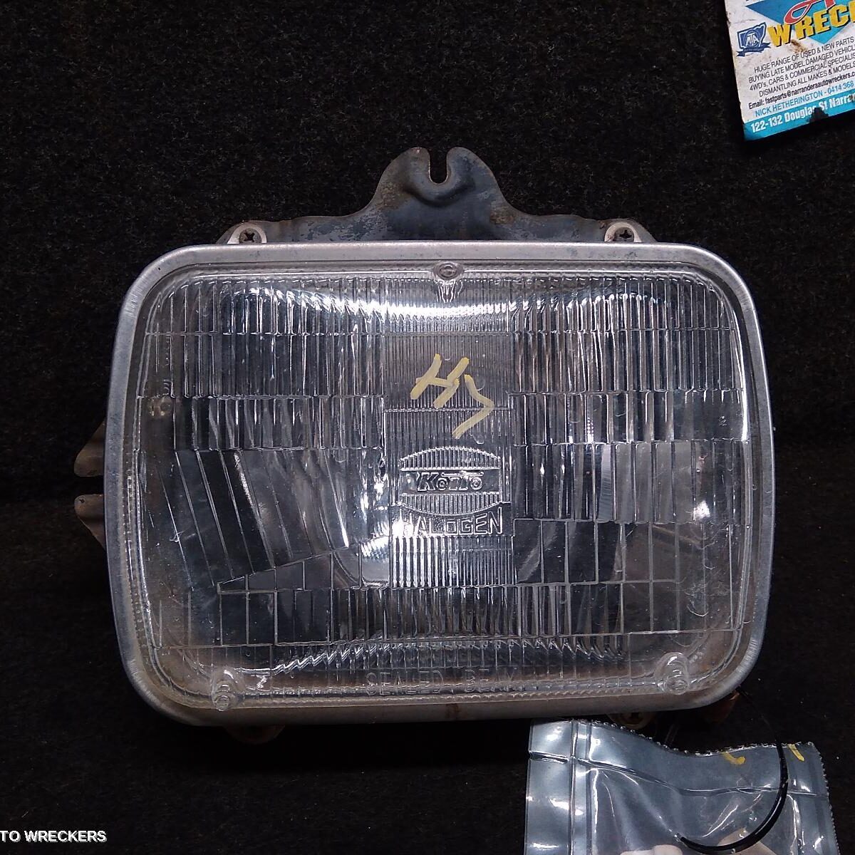 1996 TOYOTA HILUX Left Headlamp