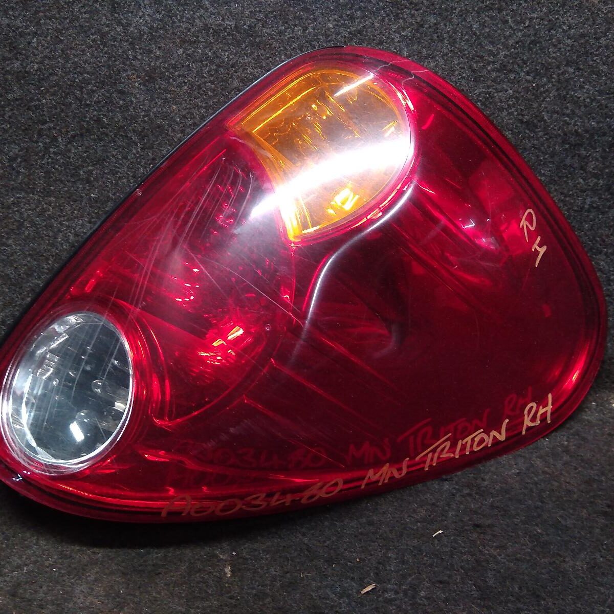 2014 MITSUBISHI TRITON RIGHT TAILLIGHT