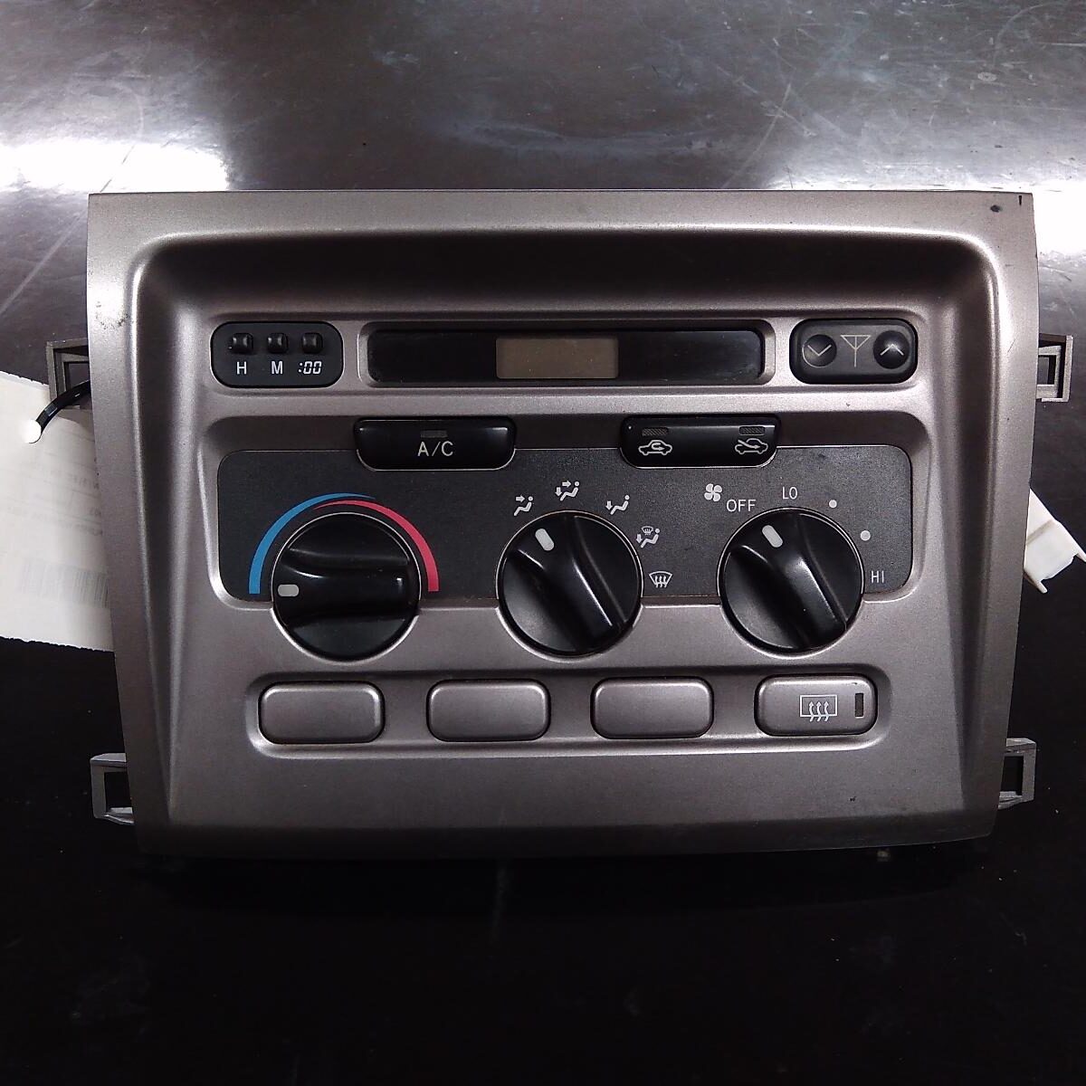 2003 TOYOTA LANDCRUISER HEATER/AC CONTROLS