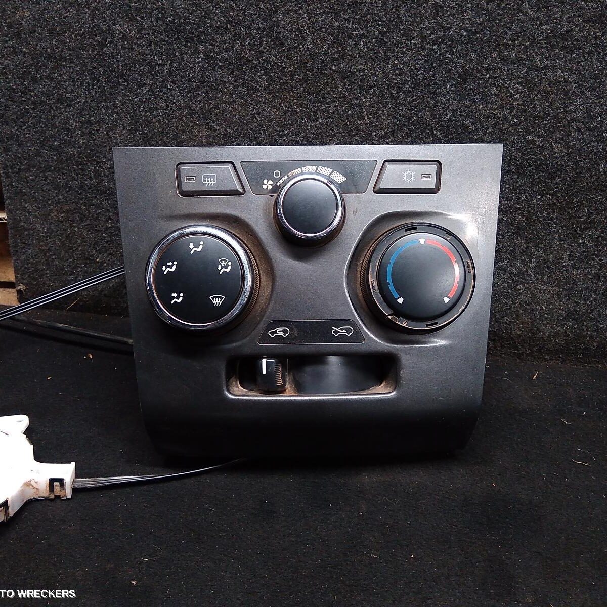2013 HOLDEN COLORADO Heater/Ac Controls
