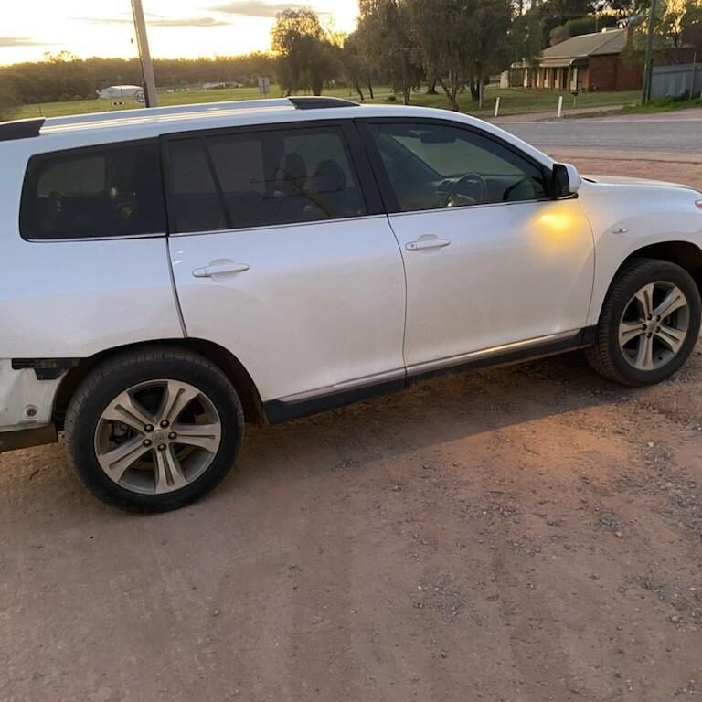 2014 TOYOTA KLUGER RIGHT HEADLAMP