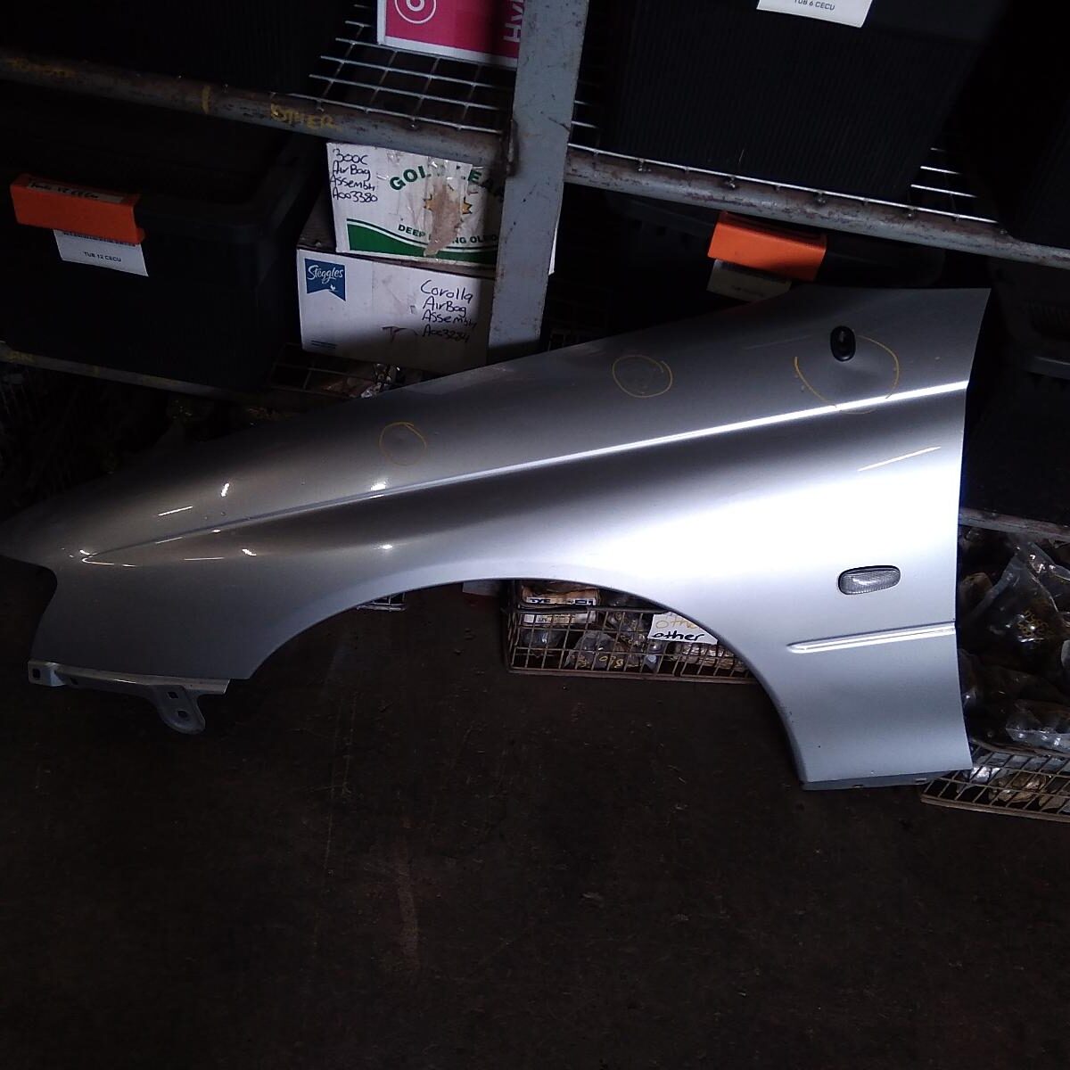 2006 HOLDEN COMMODORE Left Guard