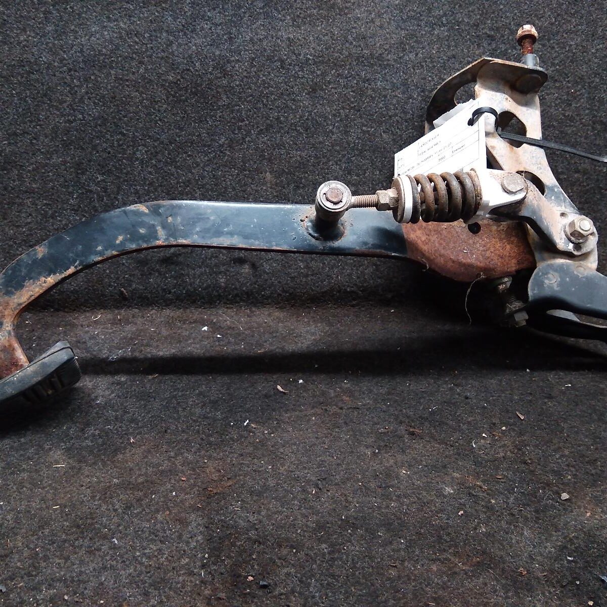 2000 TOYOTA LANDCRUISER PEDAL ASSEMBLY