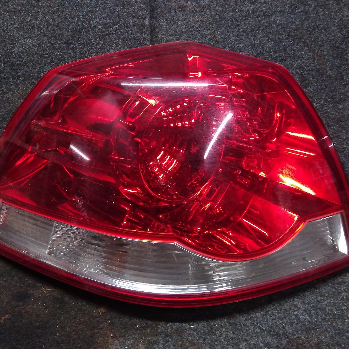 2012 HOLDEN COMMODORE LEFT TAILLIGHT