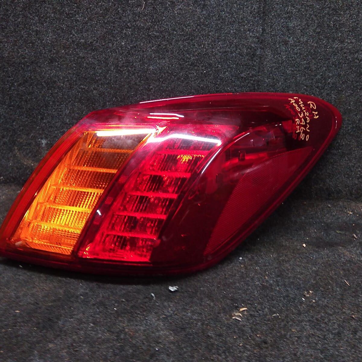 2010 NISSAN MURANO RIGHT TAILLIGHT