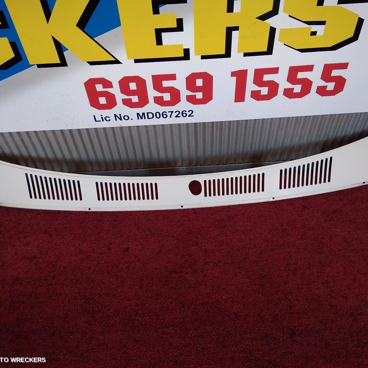 1996 TOYOTA HILUX Plenum Chamber